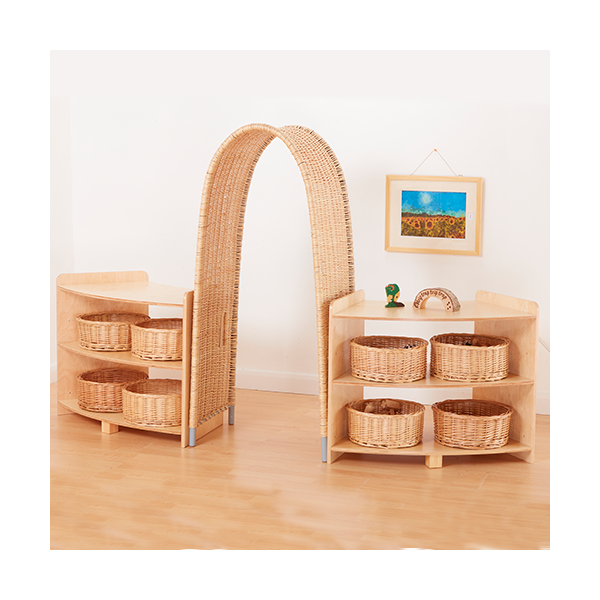 Puerta arqueada con 2 estantes curvos